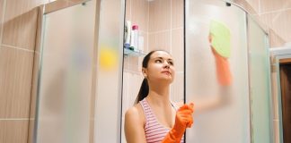 φυσικά καθαριστικά μπάνιου exypnes-idees.gr