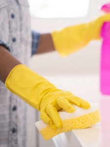 γάντια - βλαβερές συνήθειες στο καθάρισμα