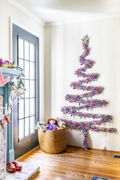 δέντρο γιρλάντες τοίχος μικρό σπίτι Χριστούγεννα