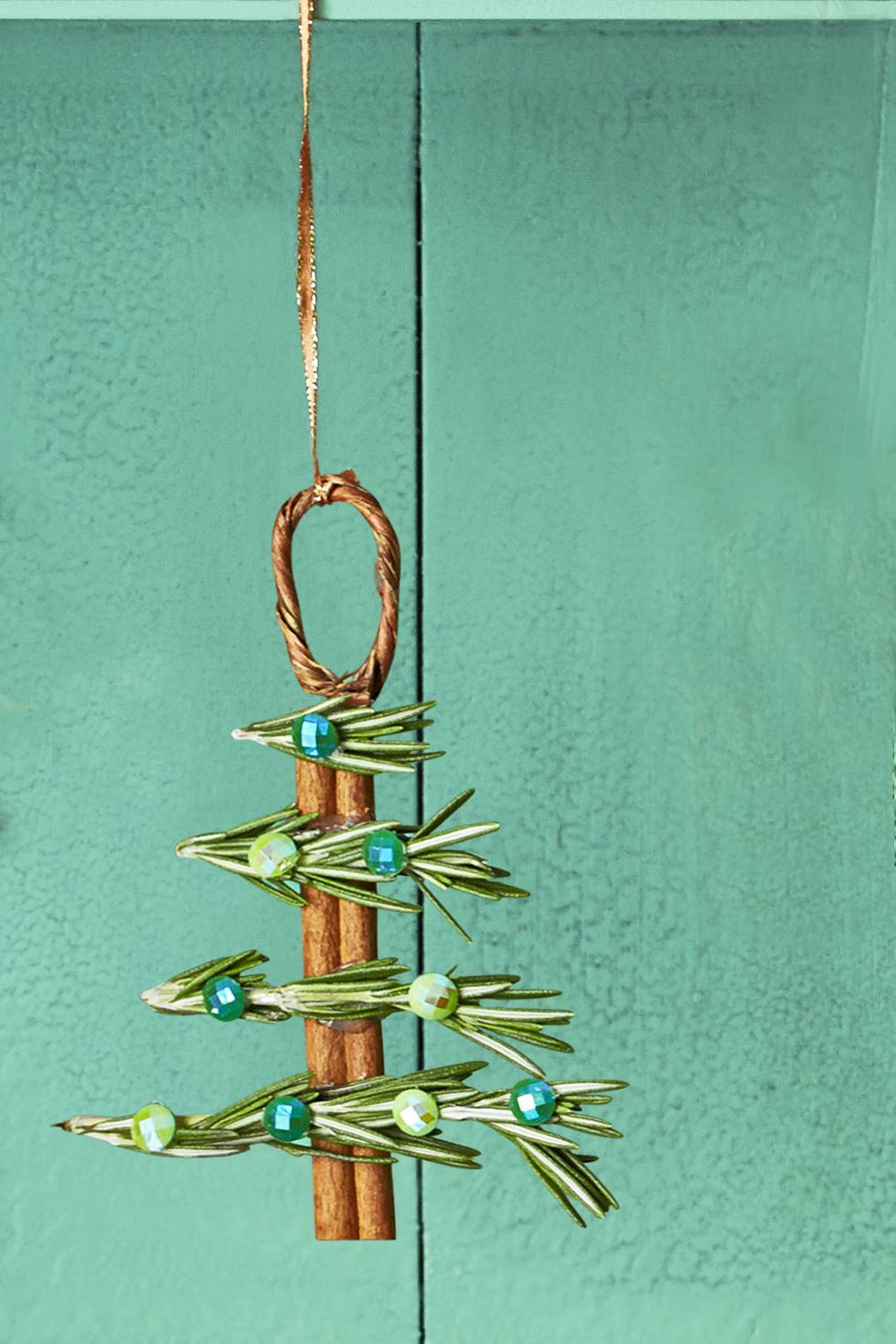 Δέντρα από κανέλα και δενδρολίβανο - DIY χριστουγεννιάτικα στολίδια