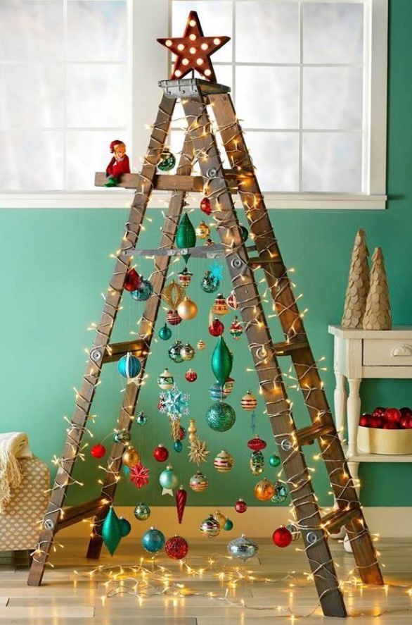 χριστουγεννιάτικο δέντρο σκάλα