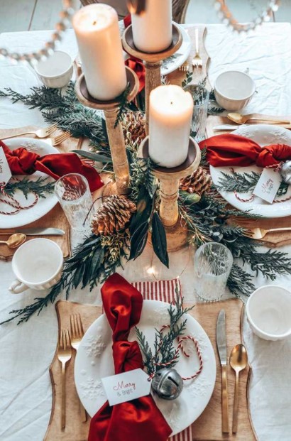 χριστουγεννιάτικο τραπέζι χρυσό κόκκινο
