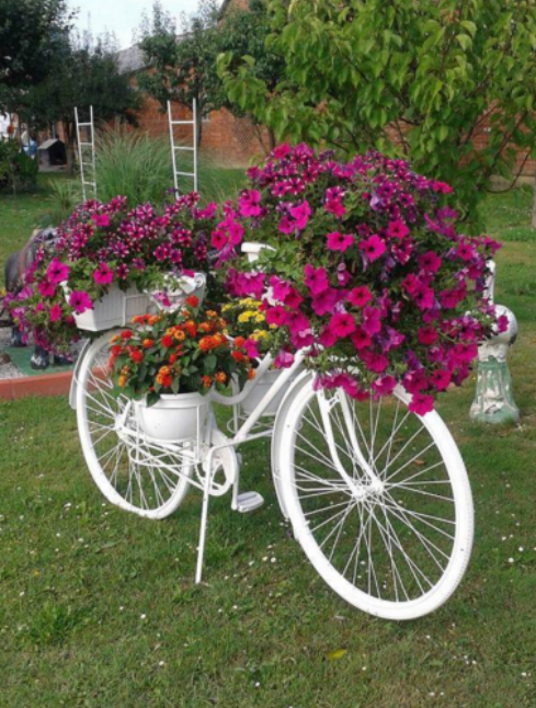 Vintage ποδήλατο με λουλούδια