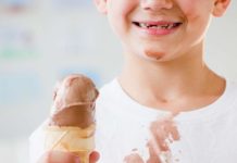Πώς να ξεφορτωθείς καλοκαιρινούς λεκέδες από παγωτό