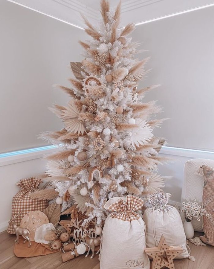 boho χριστουγεννιάτικο δέντρο τάσεις χριστουγεννιάτικη διακόσμηση