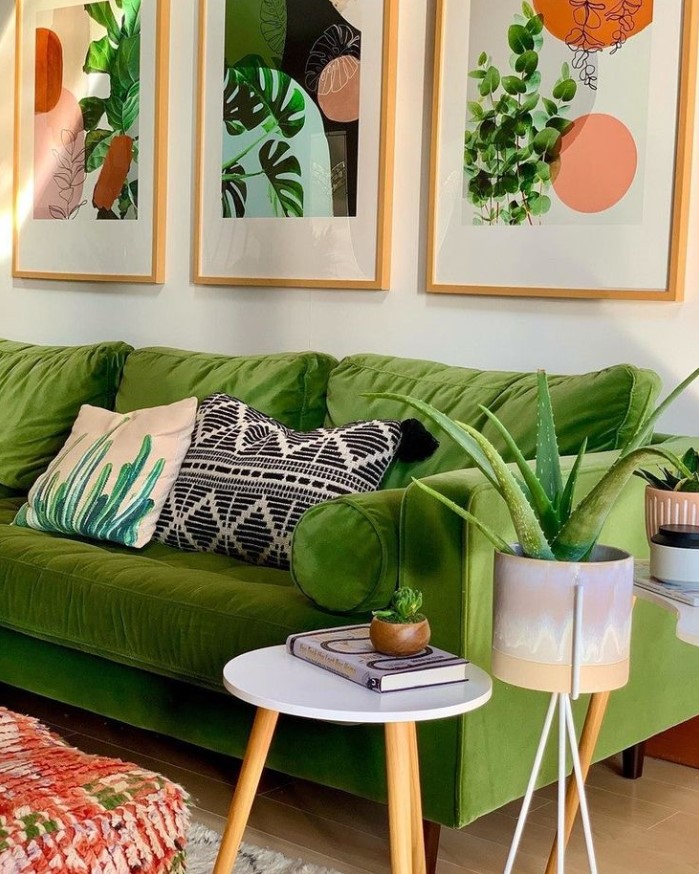 Πράσινος καναπές συνδυασμοί χρωμάτων σαλονιού