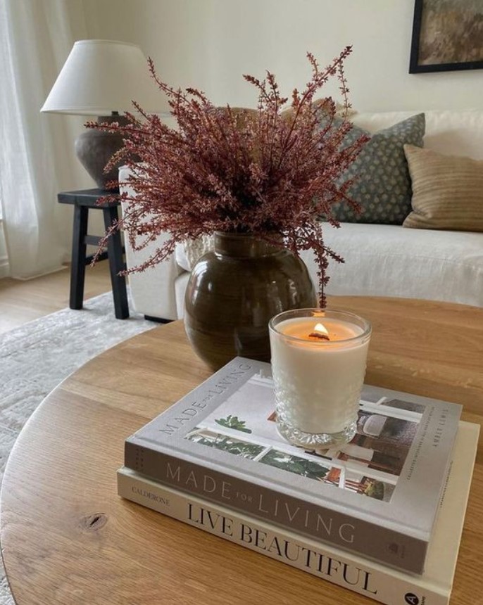 βιβλία βάζο κερί νοικιασμένο σπίτι
