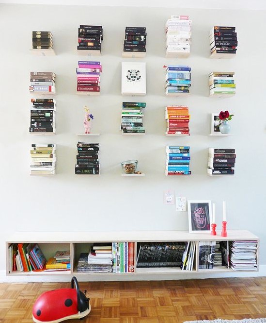τοίχος διακοσμημένος με βιβλία