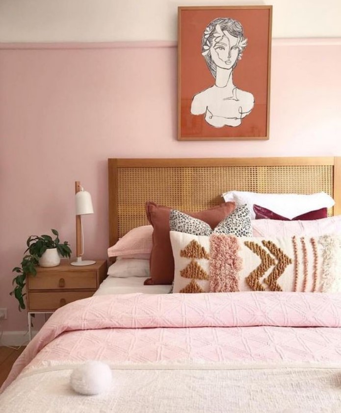 ροζ κρεβατοκάμαρα σε ένα χρώμα