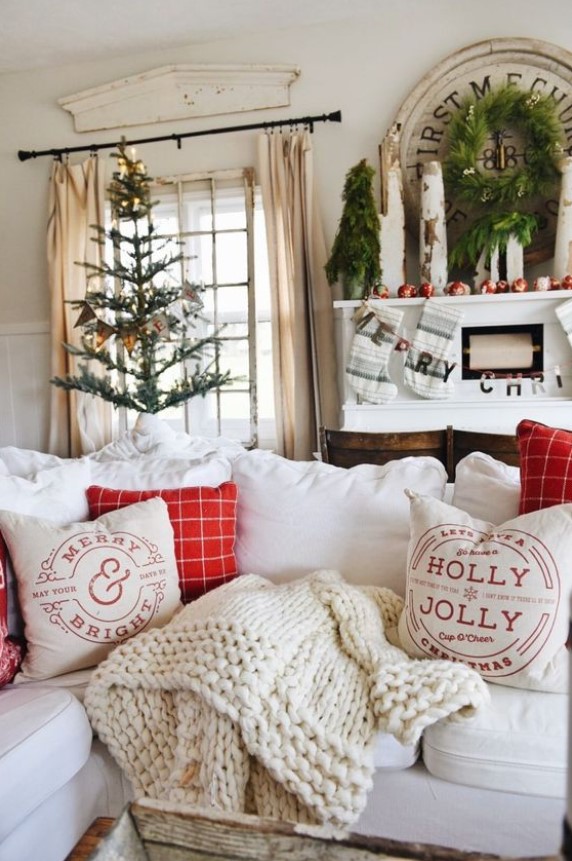 πλεκτή κουβέρτα χριστουγεννιάτικος καναπές 