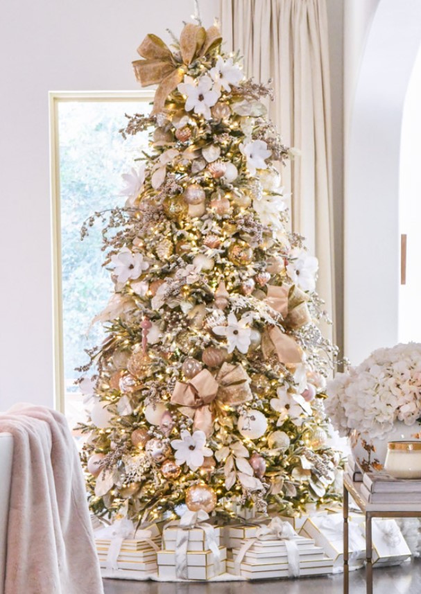 ροζ χρυσό παστέλ δέντρο τάσεις διακόσμηση χριστούγεννα 2023